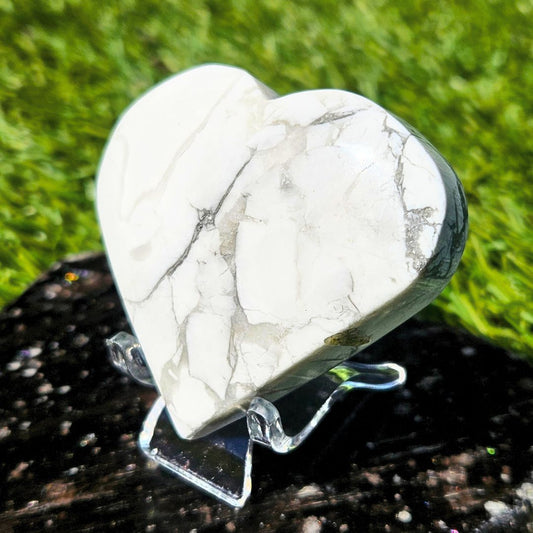 Howlite Crystal Heart - stand Included
