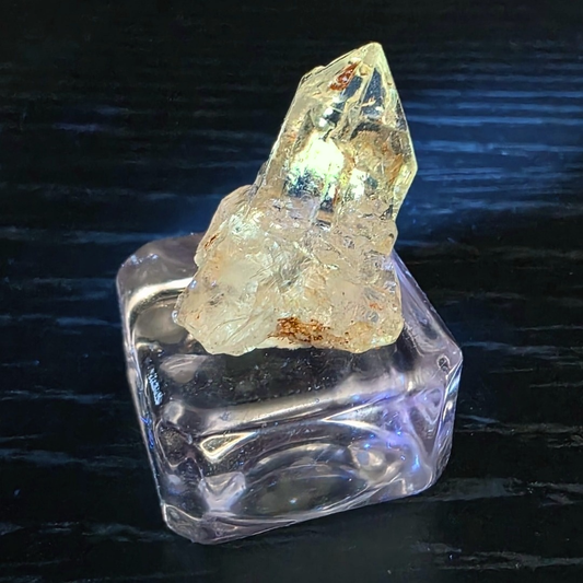 UV Reactive Fenster Petroleum Quartz (Golden Enhydro) - Madagascar