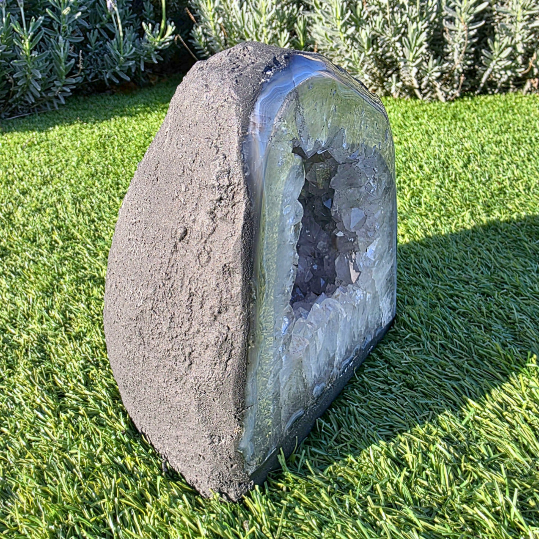 5kg Agate with Quartz & UV Reactive Calcite Cave