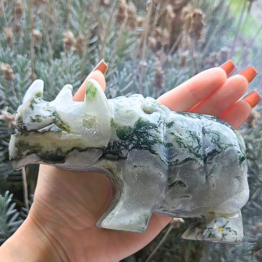 Large Druzy Moss Agate, Chalcedony Rhino Carving - 580g, 13cm long