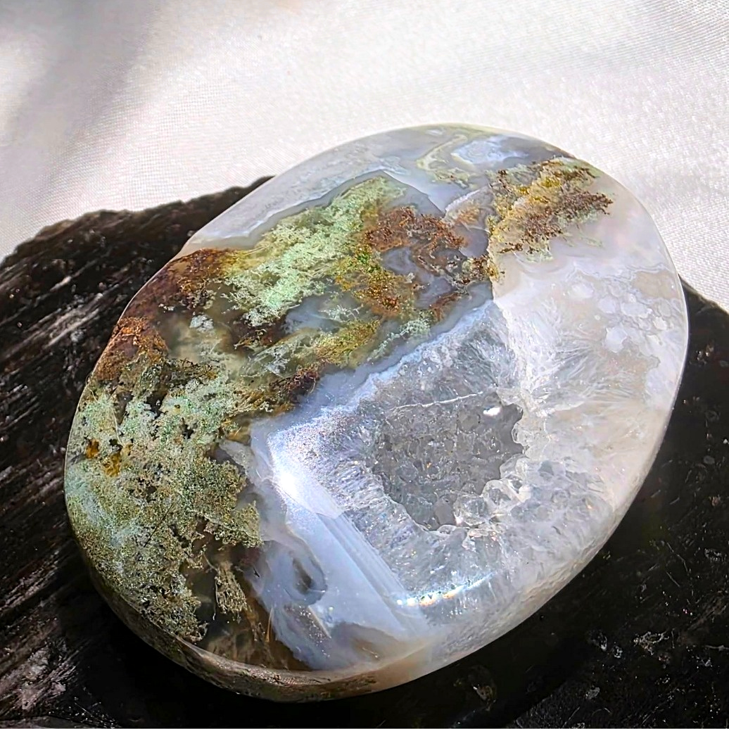 Scenic Moss Agate & Blue Chalcedony Crystal Palm Stone