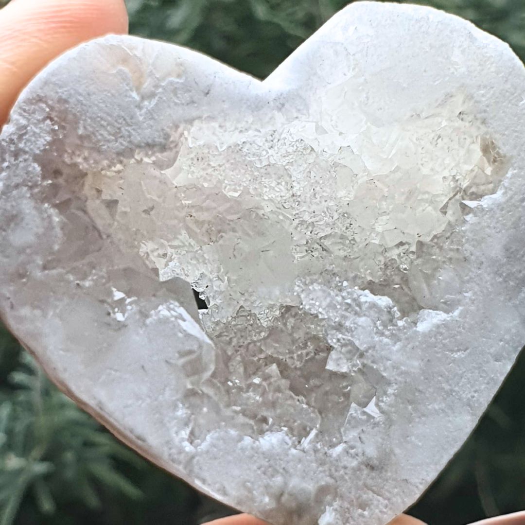 Moroccan Sugar Quartz Heart - includes stand