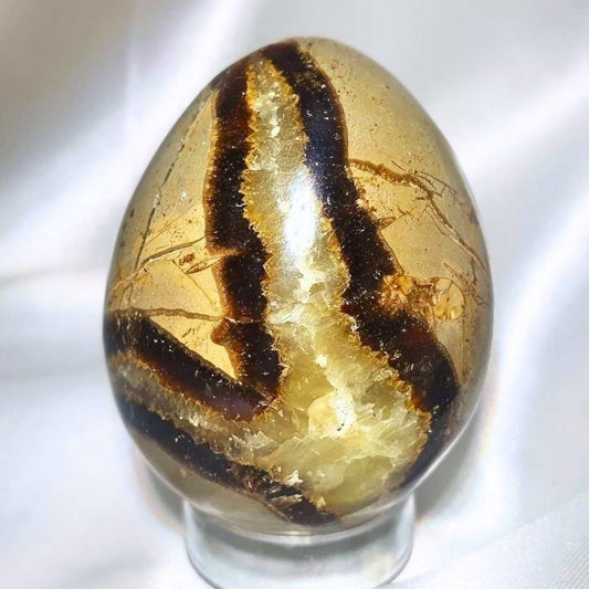 Septarian Dragon Crystal Egg - UV reactive - 185g