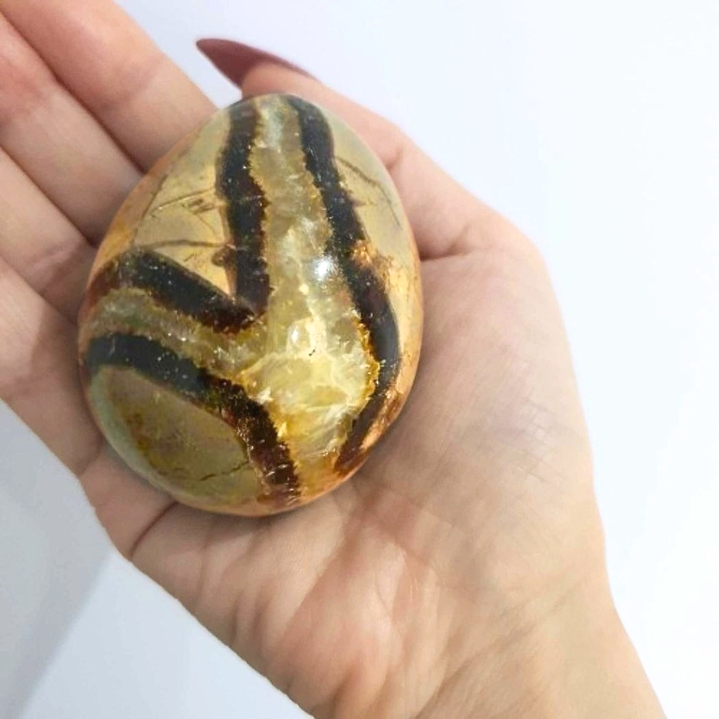 Septarian Dragon Crystal Egg - UV reactive - 185g