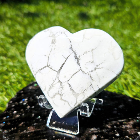 Howlite Crystal Heart - stand Included