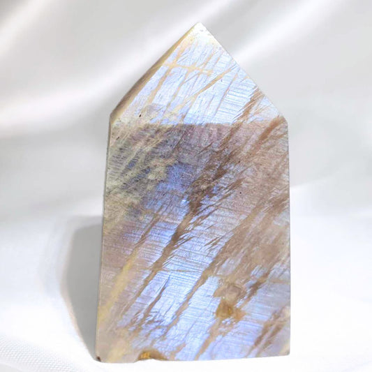 Moonstone with Sunstone Tower Point - high orange and blue flashes