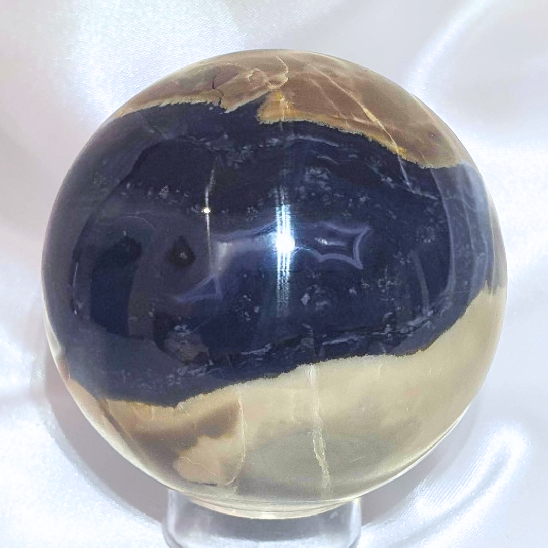 Large Volcano Agate Sphere - 438g - UV reactive