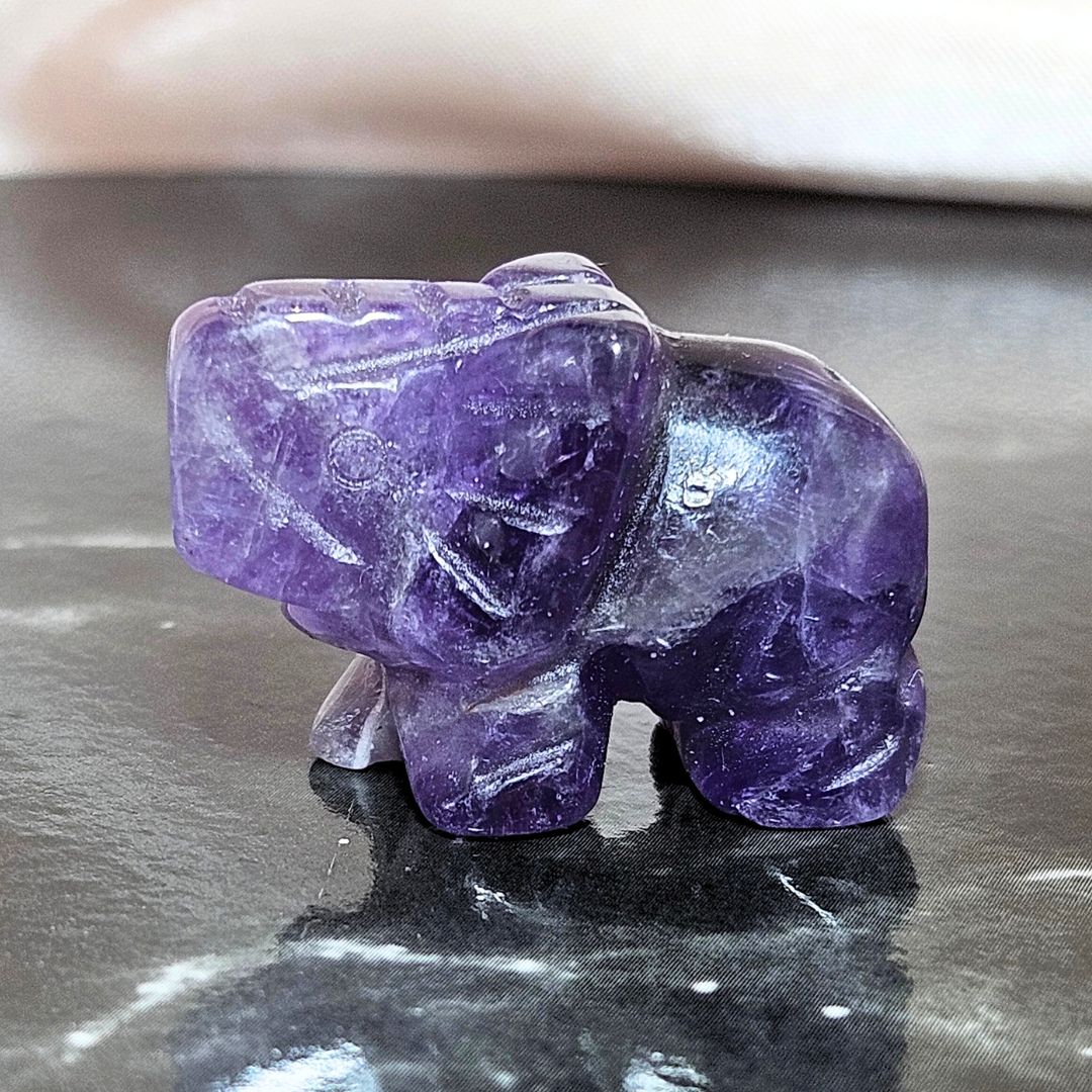 Dream Amethyst (Chevron) Mini Elephant Carving