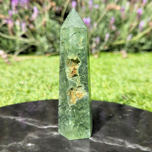 Prehnite with Epidote Point