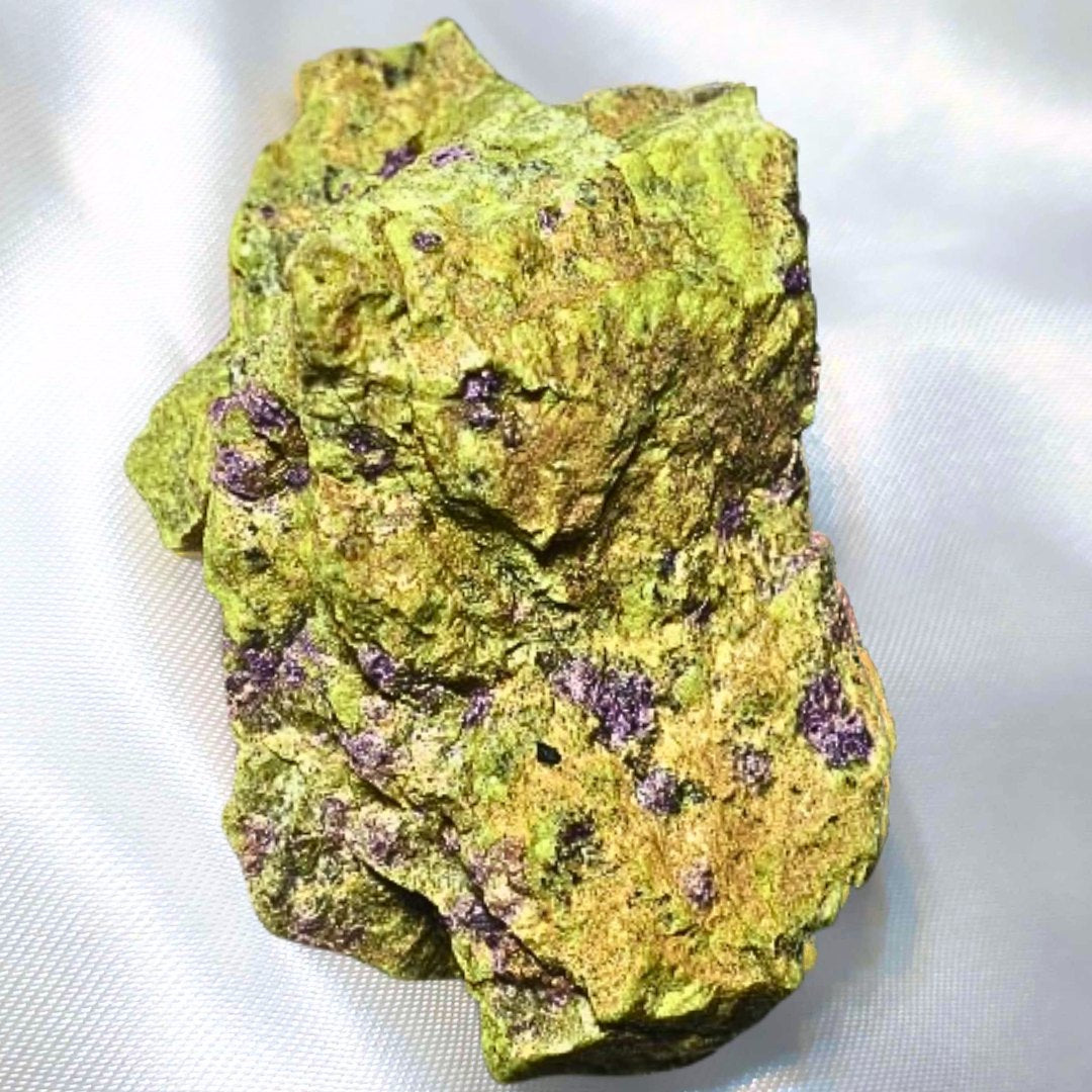 Atlantisite (Serpentine with Stichtite) - Tasmania