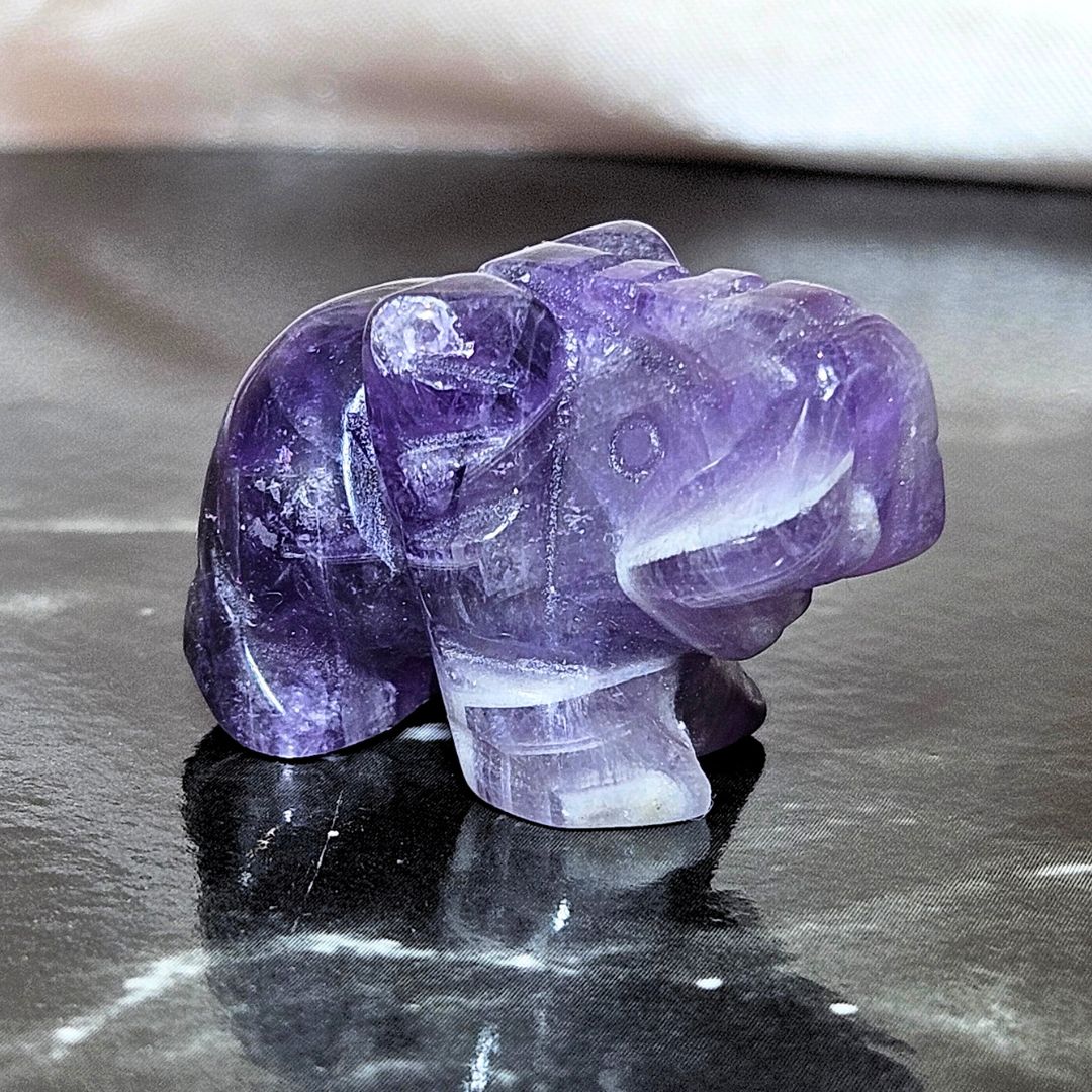Dream Amethyst (Chevron) Mini Elephant Carving