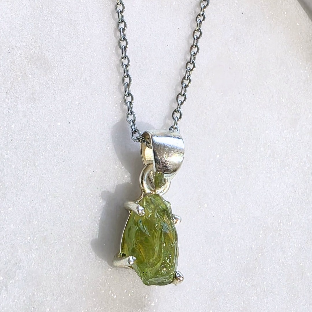 Sterling Silver 925 Peridot Crystal Necklace