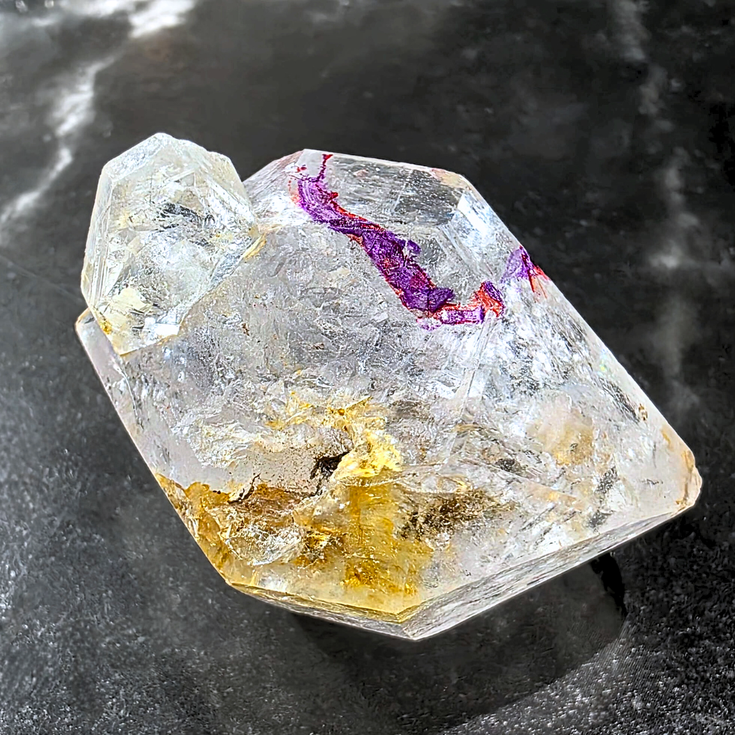 DT Quartz Enhydro Golden Healer with Moving Carbon