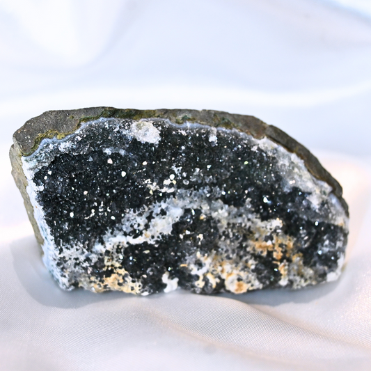 令人驚嘆的天然黑色銀河紫水晶簇自由形態與鐘乳石（來自烏拉圭）