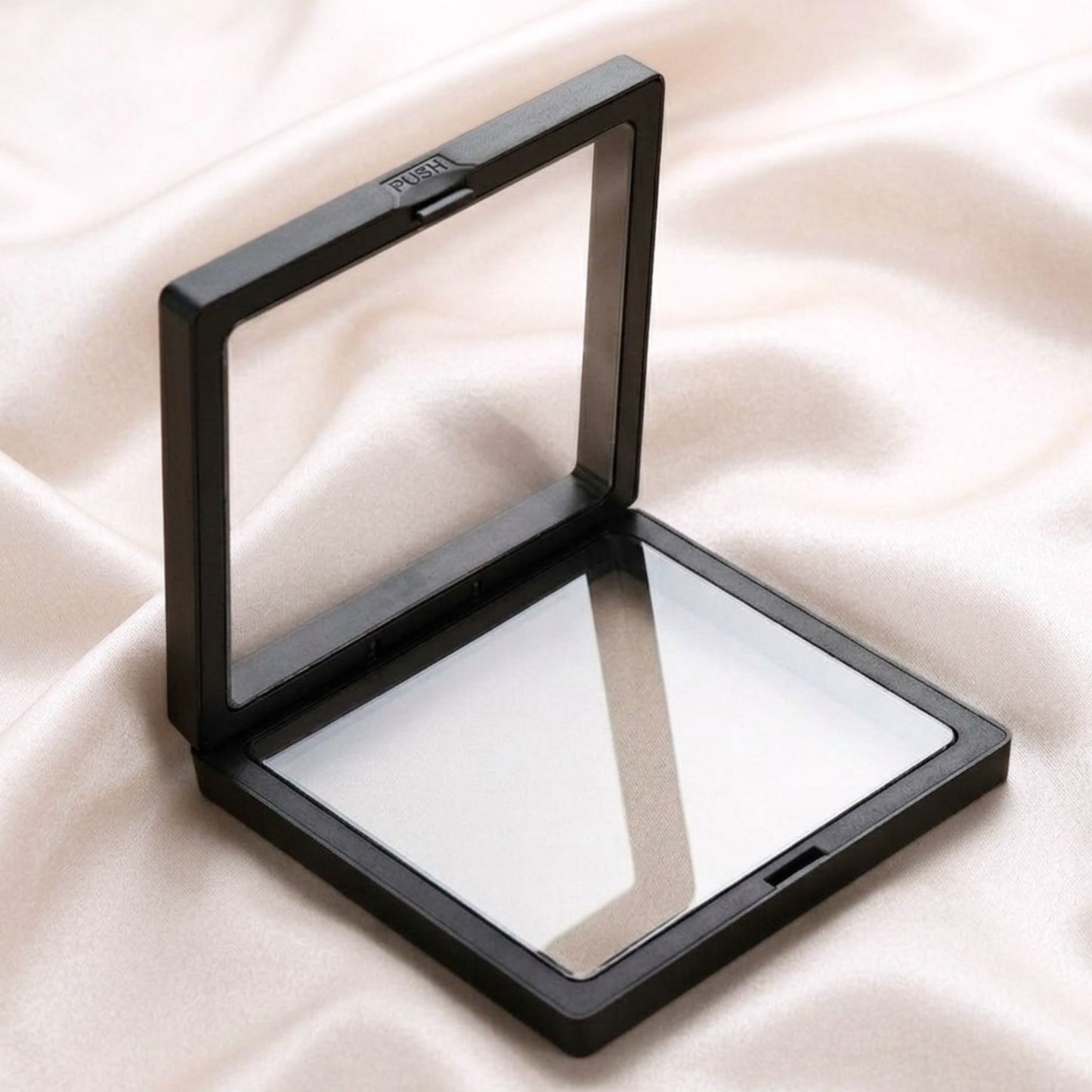 7cm 3D Floating Frame Display Case