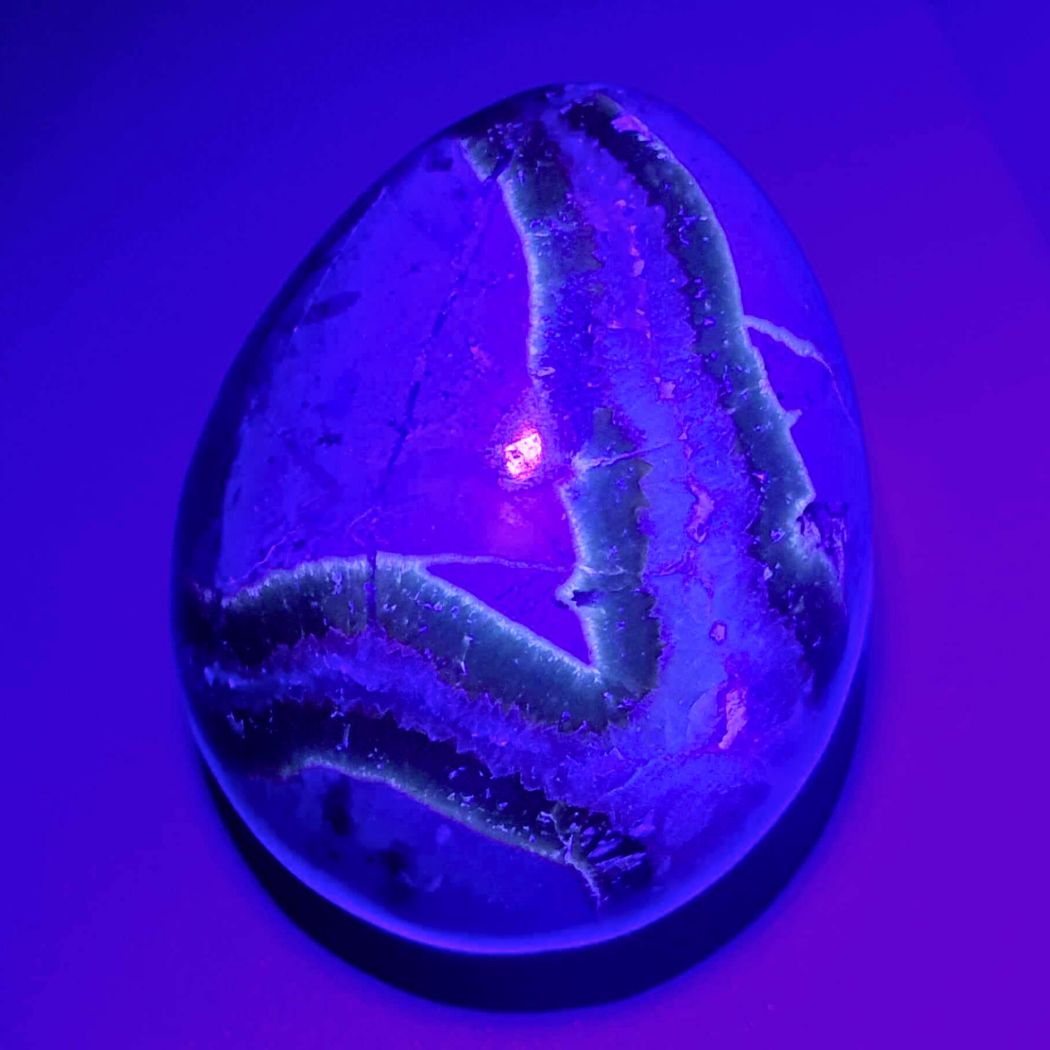 Septarian Dragon Crystal Egg - UV reactive - 185g