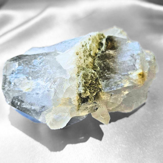 Chlorite in Quartz with Rutile Inclusions