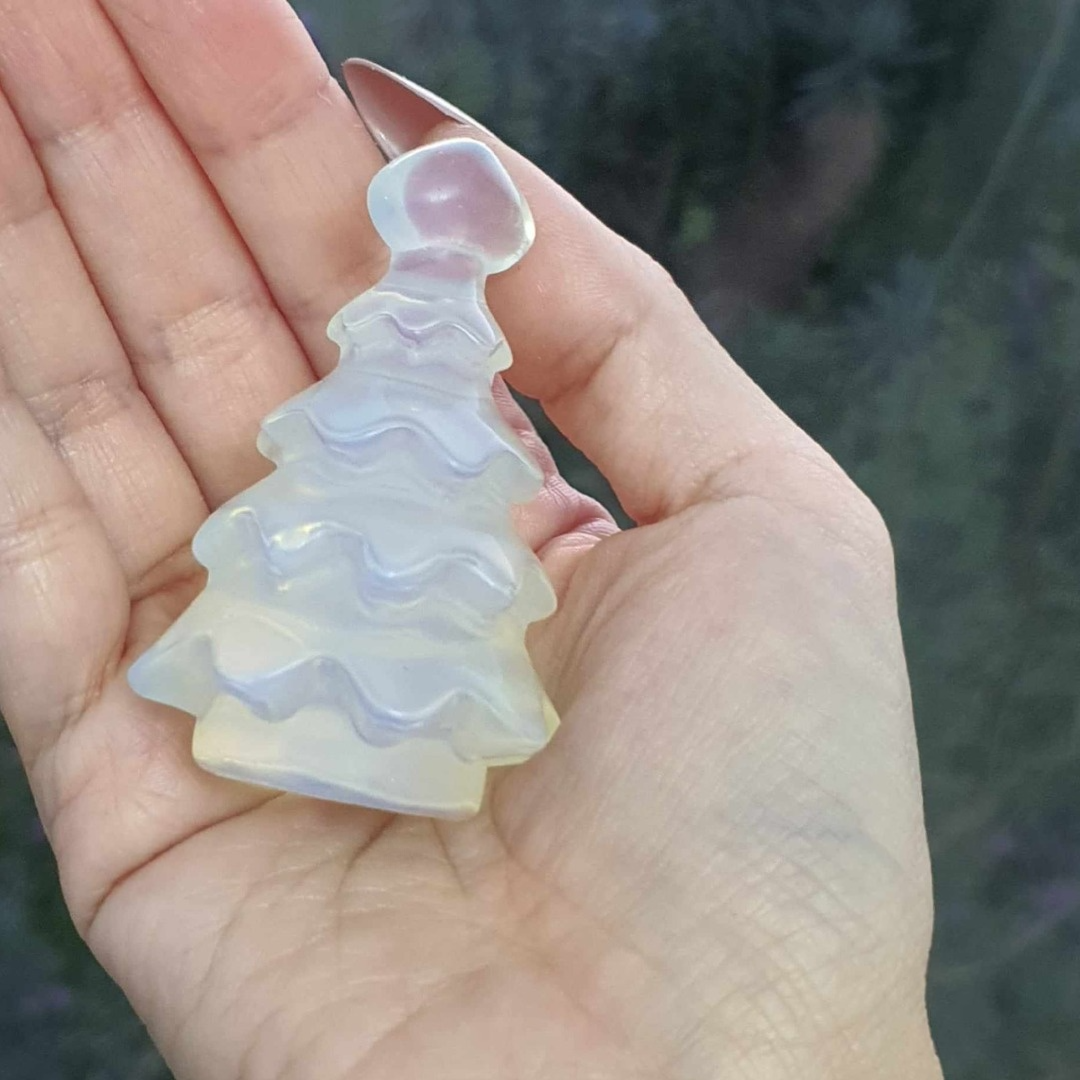 Opalite Christmas Tree With Heart Topper Carving - 6.5cm