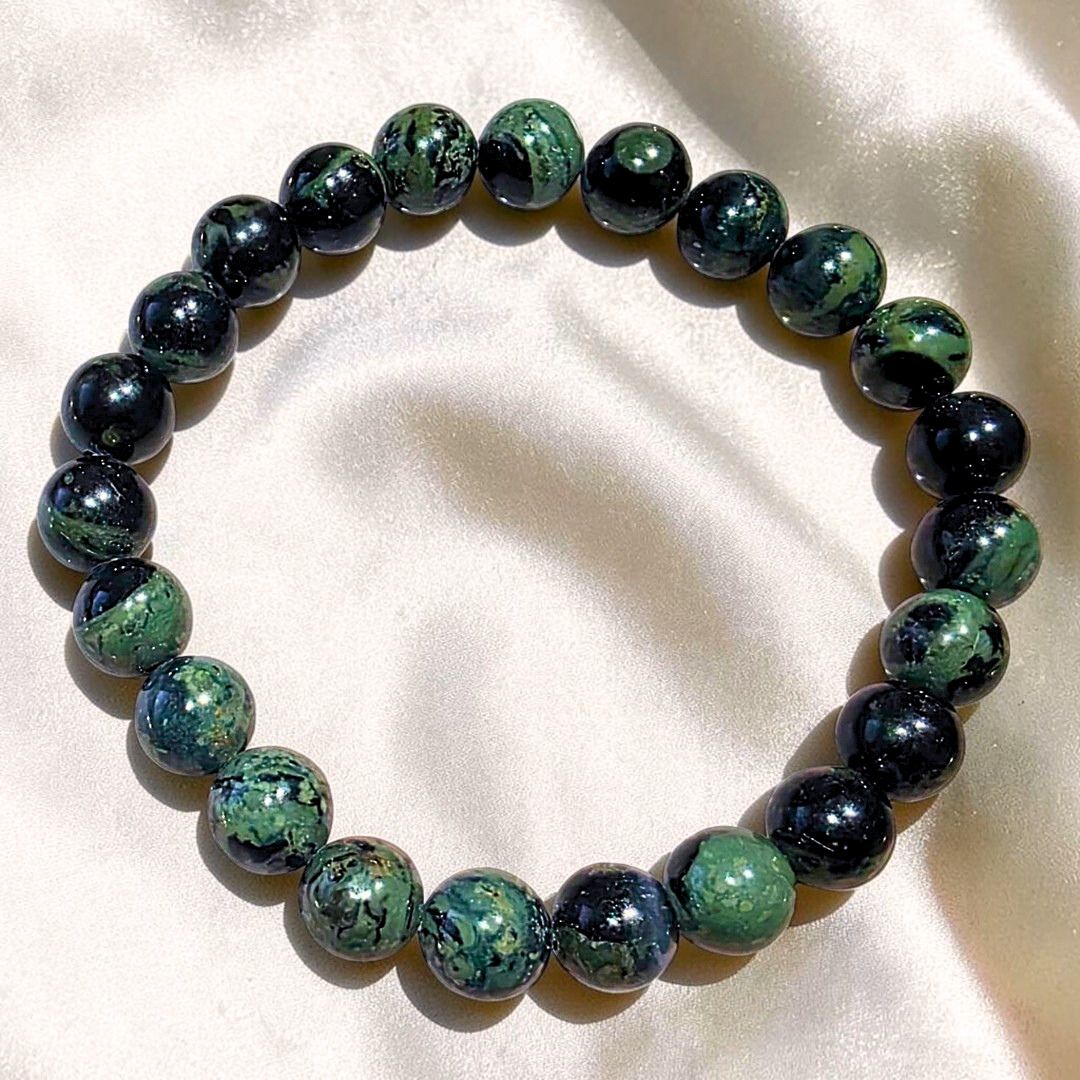 High grade Kambaba Jasper bracelet with natural polished 8 mm green gemstone beads.