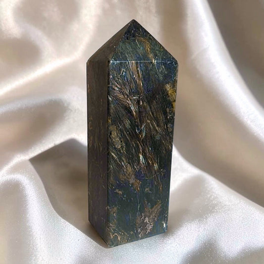 Astrophyllite & Arfvedsonite (Gold & Blue Fireworks) Tower