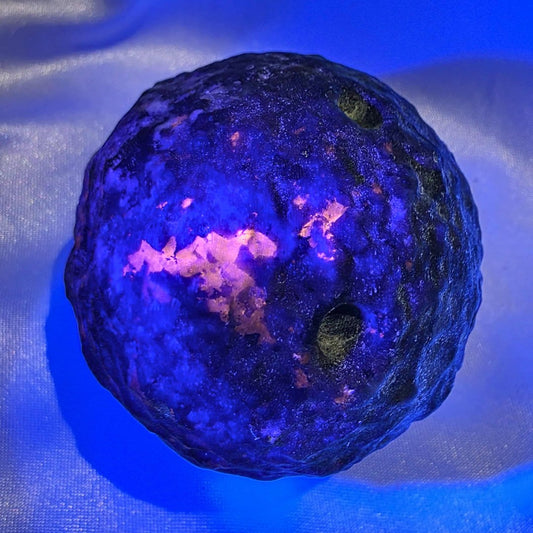 Yooperlite Moon Sphere - 185g - UV Reactive